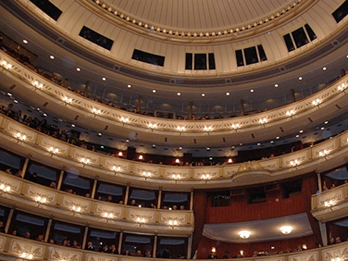 Wandleuchten in der Wiener Oper